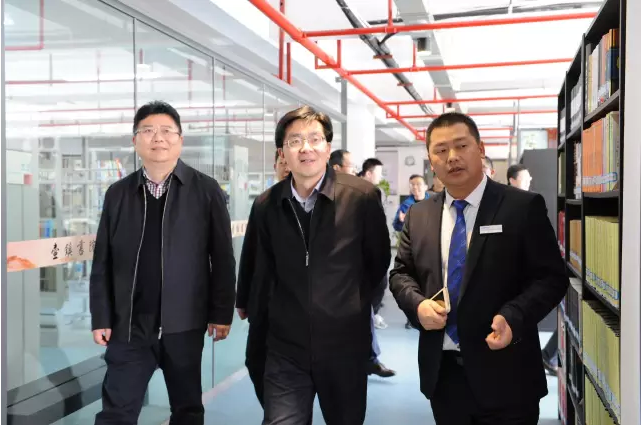 高端拉床,專用機床,内拉床,外拉床,數控機床,自動化生産線,工業機器人,拉床,拉刀,自動化