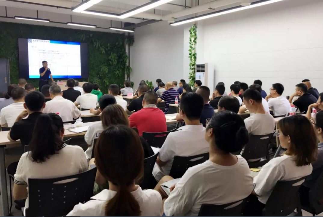 高端拉床,專用機床,内拉床,外拉床,數控機床,自動化生産線,工業機器人,拉床,拉刀,自動化