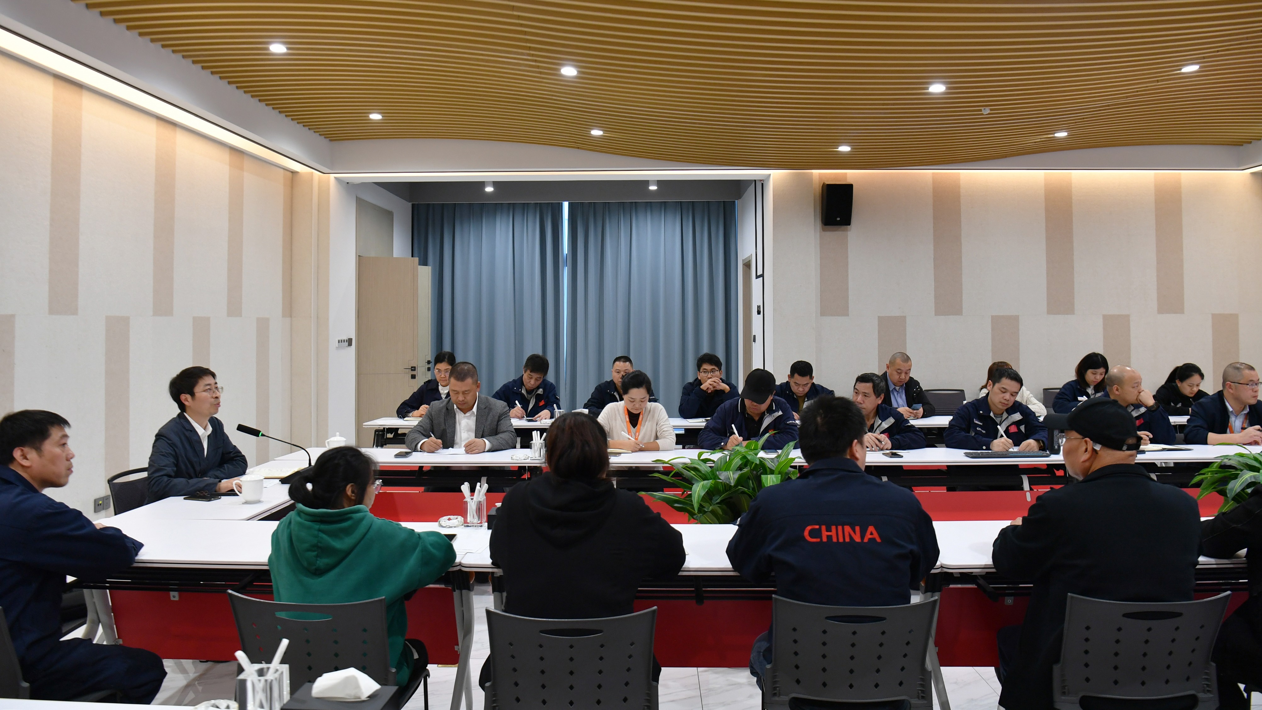 拉床,拉刀,自動化,高端拉床,專用機床,内拉床,外拉床,數控機床,自動化生産線,工業機器人